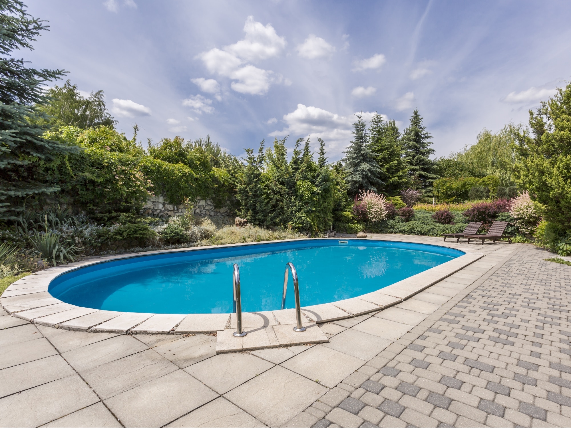 Luxury pool deck with pavers