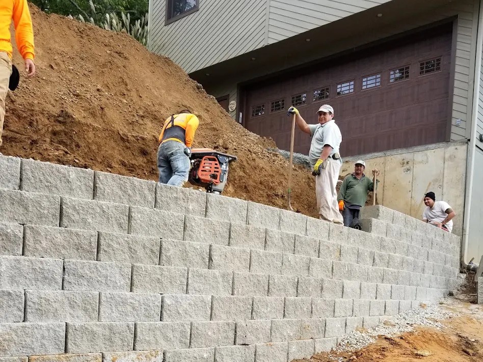 Constructing large retaining wall